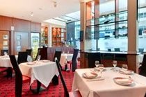 Premier Inn Premier Inn Heathrow Airport Terminal 4 Стэнвэлл Экстерьер фото